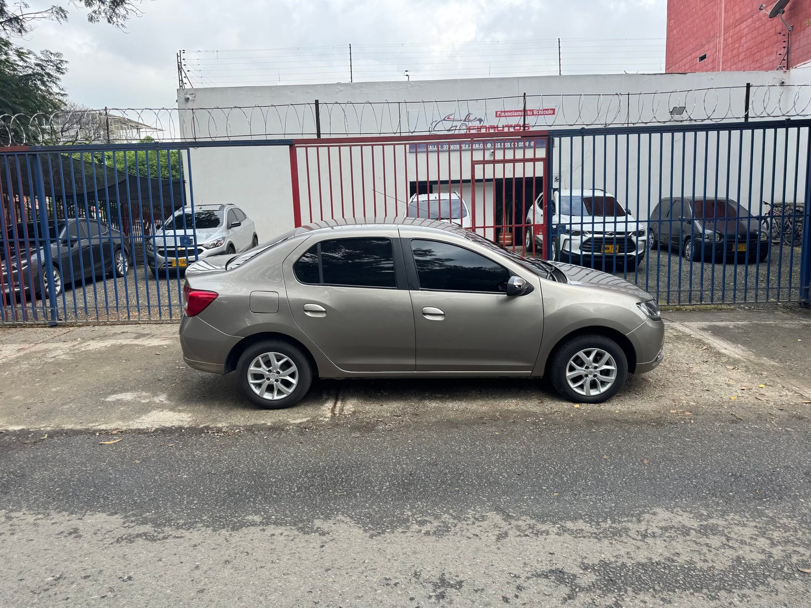 (VENDIDO) RENAULT LOGAN INTENS 2018 - Image 4