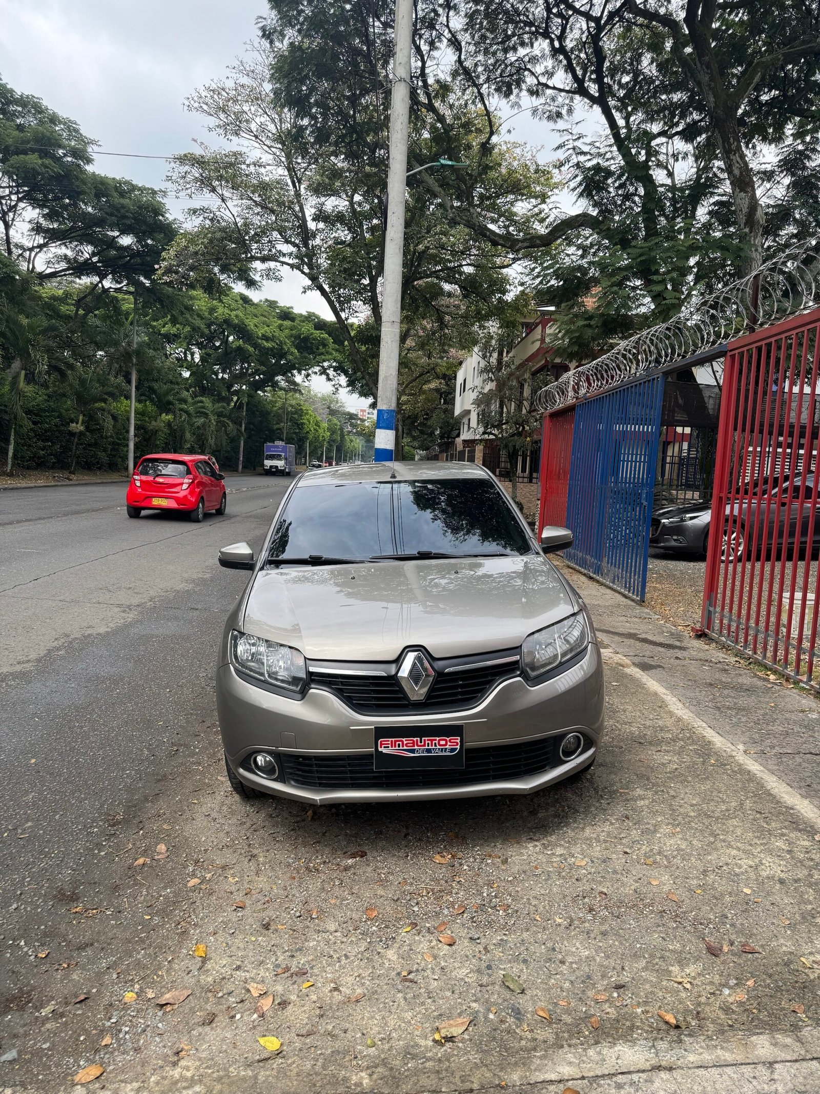 (VENDIDO) RENAULT LOGAN INTENS 2018 - Image 2