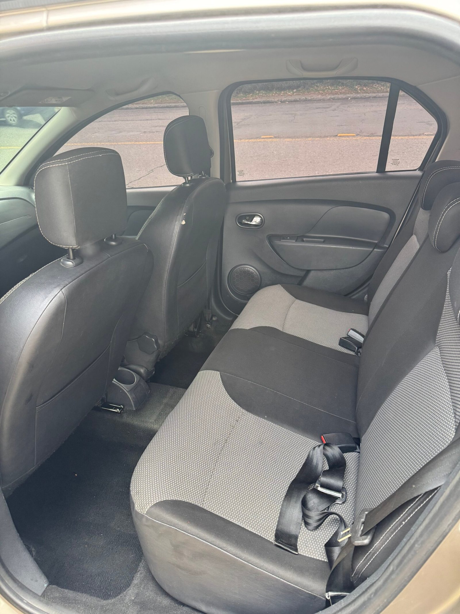 (VENDIDO) RENAULT LOGAN INTENS 2018 - Image 9