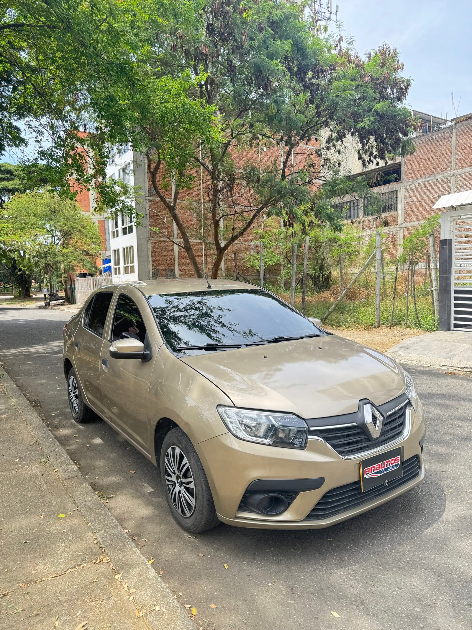 RENAULT LOGAN 2021 - Image 3