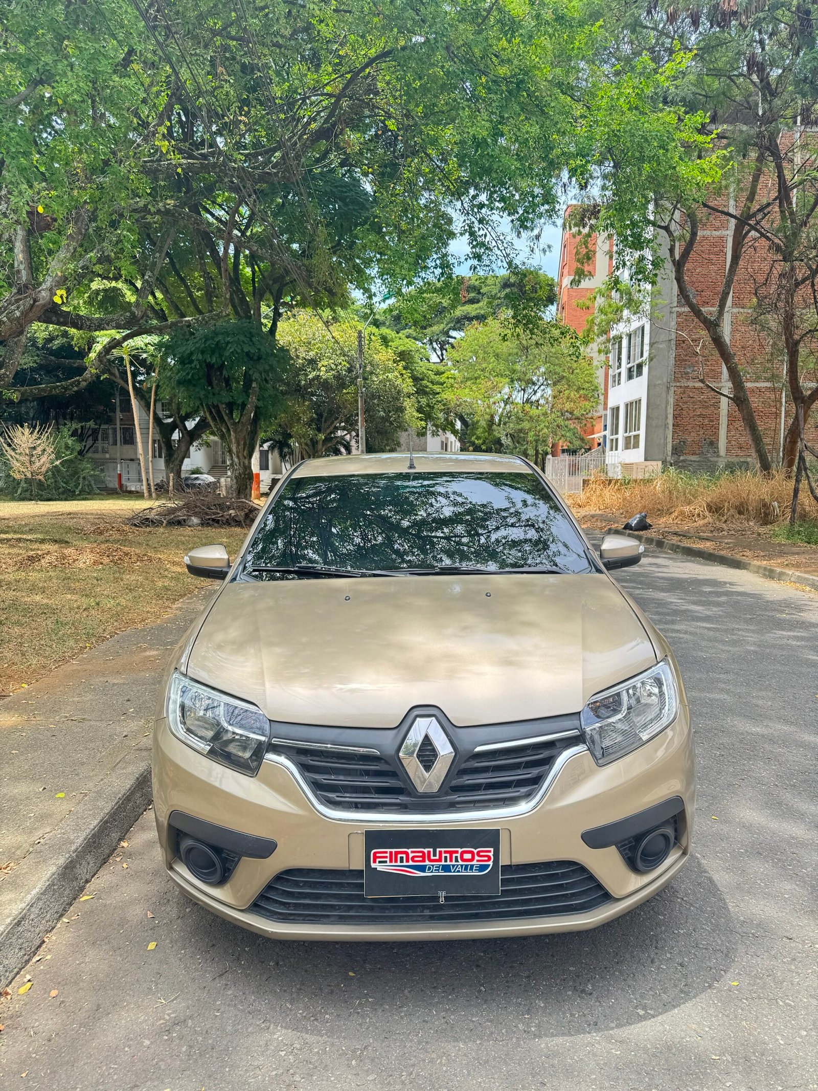 RENAULT LOGAN 2021 - Image 2