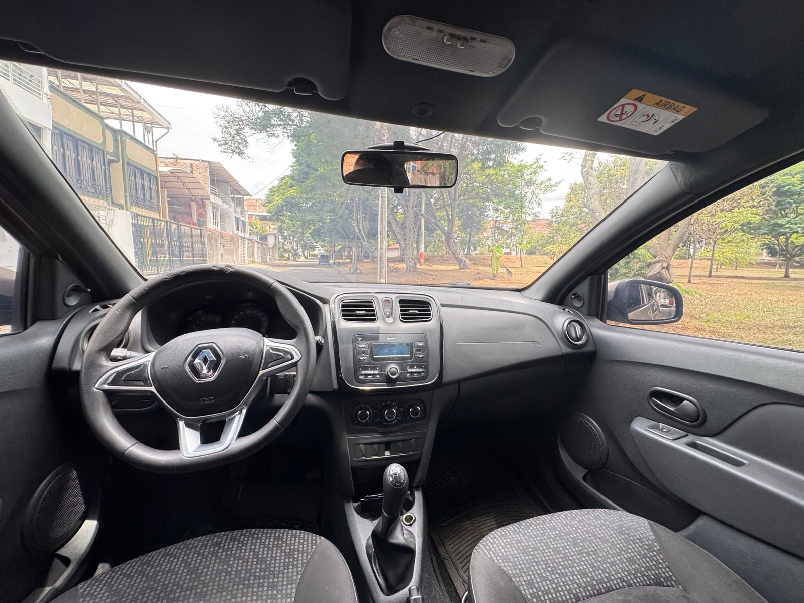 RENAULT LOGAN 2021 - Image 8